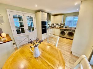 Kitchen- click for photo gallery